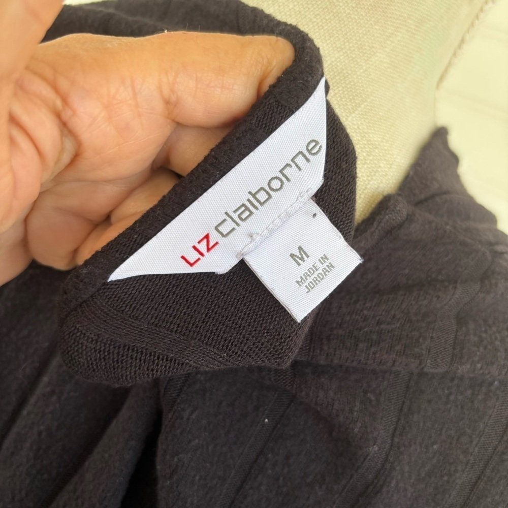 Liz Claiborne sweater Size Medium - Picture 6 of 7